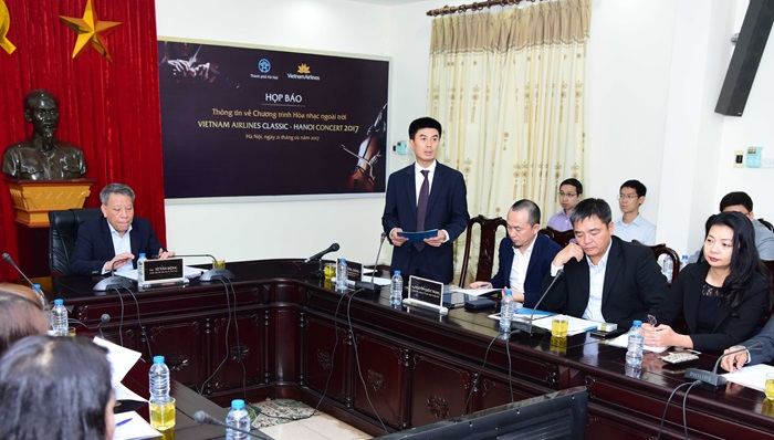 Dai dien Vietnam Airlines phat bieu tai Hop bao ngay 21-2-2017